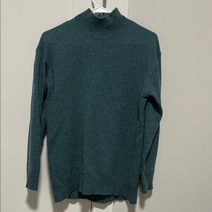 Uniqlo Women’s Dark Green Turtleneck Sweater